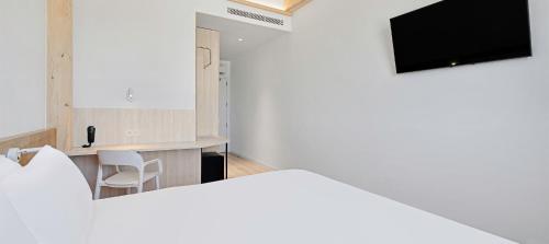 B&B HOTEL Madrid Tres Cantos - Photo 1
