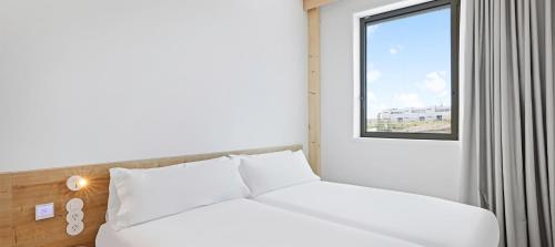 2 twin beds
