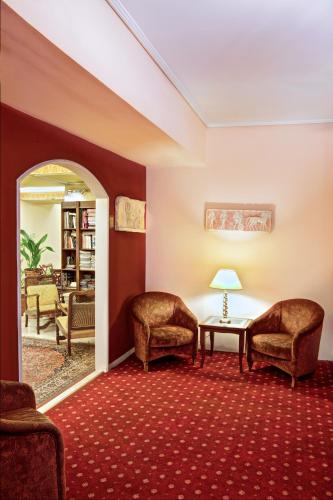 Nicola Hotel - image 13