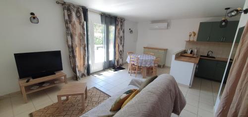 Mini villa - T2 climatisé, proche des plages gîte à louer Pavilla