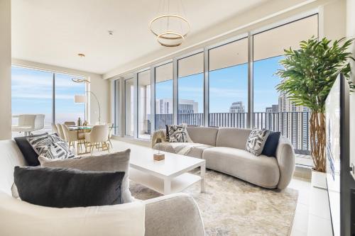 Modern Home on 33rd Floor in Dubai Creek, Dubaj