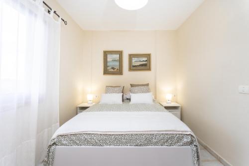 VV Los Halcones with pool