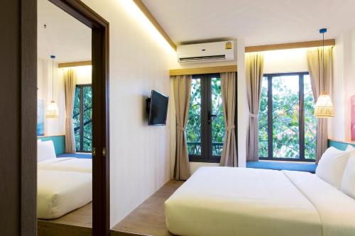 room detail thumbnail 1