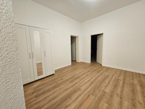 T&K Apartments - Solingen - 3-6 Zimmer Grand Apartments with private parking for all vehicles in Solingen