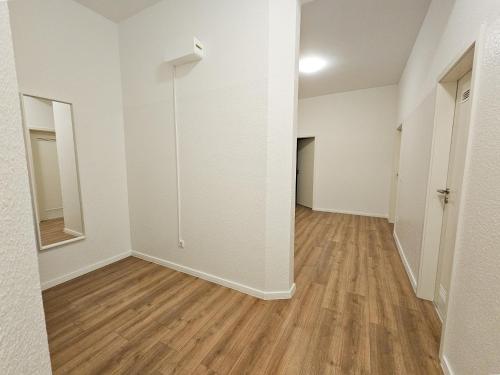 T&K Apartments - Solingen - 3-6 Zimmer Grand Apartments with private parking for all vehicles in Solingen