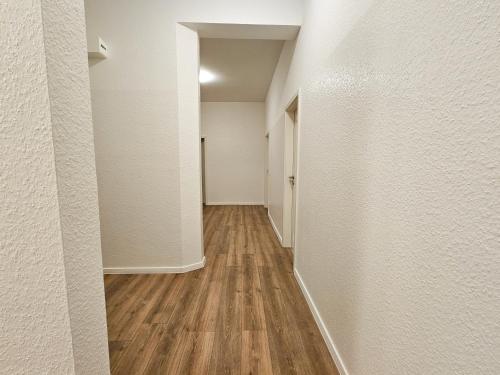 Вхід, T&K Apartments - Solingen - 3-6 Zimmer Grand Apartments with private parking for all vehicles in Solingen
