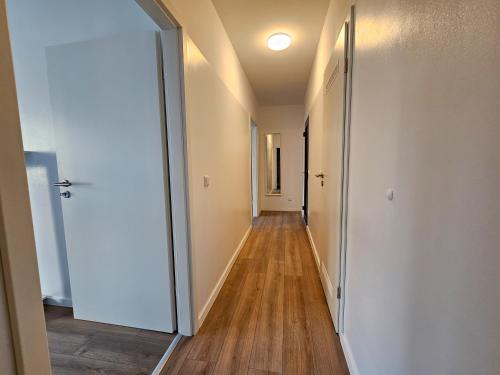 Вхід, T&K Apartments - Solingen - 3-6 Zimmer Grand Apartments with private parking for all vehicles in Solingen