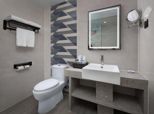 room detail thumbnail 2