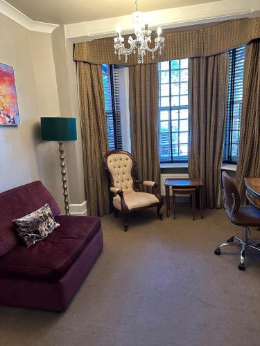 Luxury Suite image 8