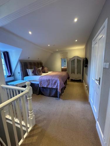 Luxury Suite image 5