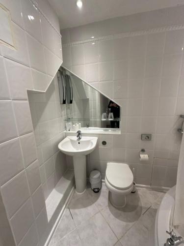 Standard Double Room image 4