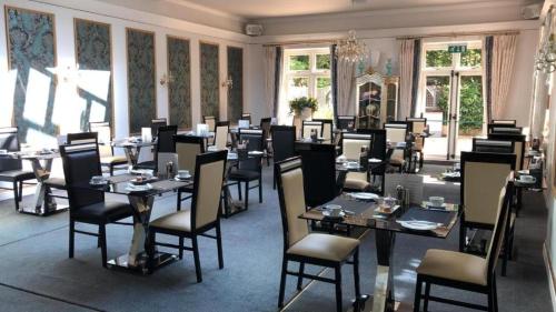 Langtry Manor Hotel - image 7