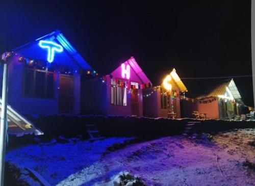 Tosh Heights Cottages - THC Tosh Heights Cottages - THC