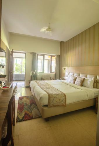 Superior Double Room image 2