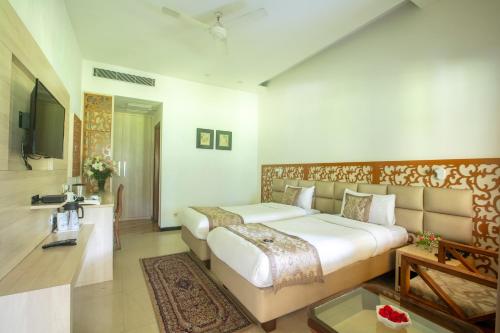 Superior Double Room image 3