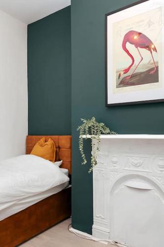 Enquiries at The Panel by Harlington 8 Bed, London (photo 4)
