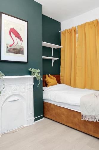 Enquires at The Panel by Harlington 8 Bed Enquires at The Panel by Harlington 8 Bed