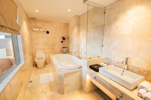 room detail thumbnail 2