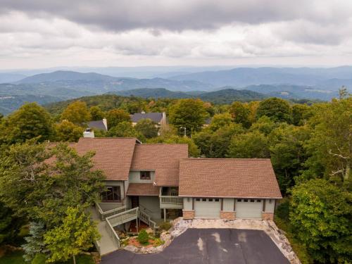 Hill Station in Beech Mountain, USA