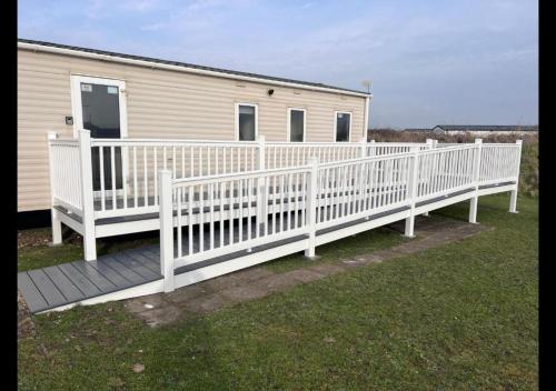 SP84 - Camber Sands Holiday Park - 3 Bedroom - Sleeps 8 - Private Parking, Camber