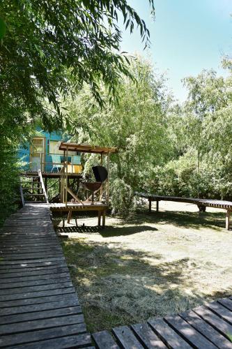 Garden, Cabanas Juan Pueblo in Tigre
