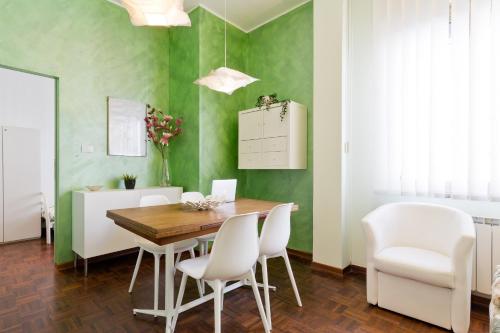 Two-Bedroom Apartment room in Mazzini Twenty House