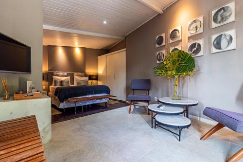 Deluxe Double Room with Balcony image 6