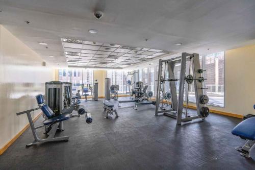 Stunning Interior in an deal Location - image 3