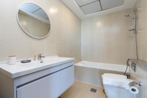 Stunning Interior in an deal Location - image 8