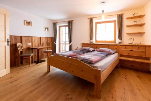 Two-Bedroom Deluxe Apartment with Garden View