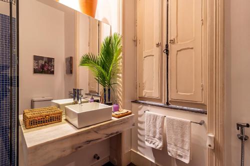 Double Room image 6