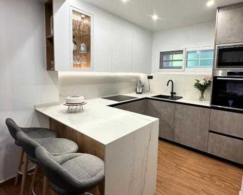 кухня, Casa de 4 habitaciones in Амбато