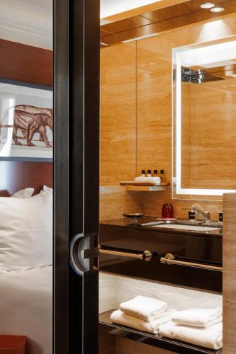 Hotel Montaigne - image 8