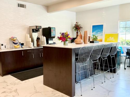 데이즈 인 바이 윈덤 알링턴 - 식음료(F&B)