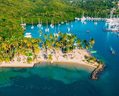 ที่เที่ยวใกล้ที่พัก, Tranquil Vistas of Marigot in อ่าวมาริกอท