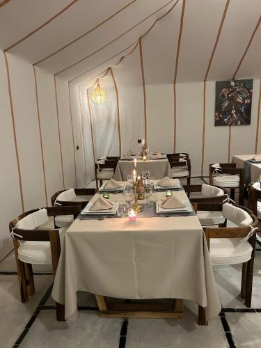 Restaurant, luxury desert camp merzouga in Merdane