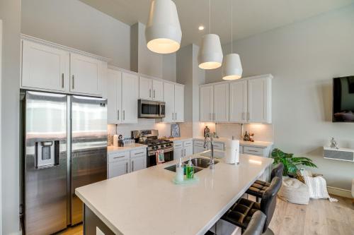 Central Condo Near NRG Stadium and Houston Zoo! in Houston, USA