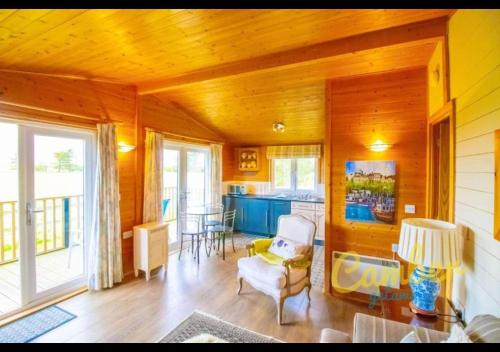 virtuve, Tore Petty - spa bath and sauna - Romney Marsh, Kent in Snargate