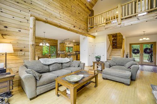Stunning Riverfront Retreat in Northern Michigan! in Cadillac, USA
