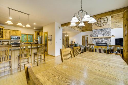 Stunning Riverfront Retreat in Northern Michigan! in Cadillac, USA