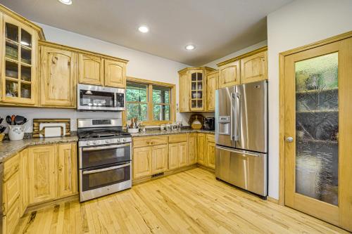 Stunning Riverfront Retreat in Northern Michigan! in Cadillac, USA