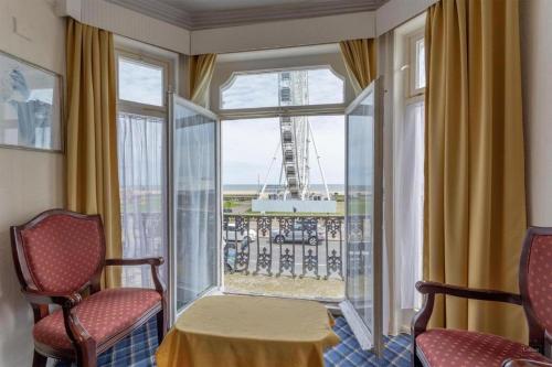 Royal Hotel 3