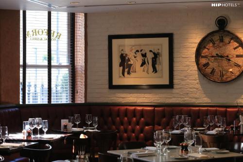 The Mandeville Hotel - image 9