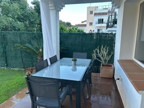 Calle Los pinos en Benahavis Pueblo in 貝納阿維斯鎮中心