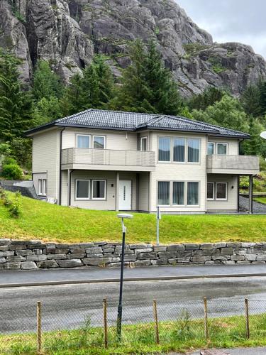 Leilighet på Hardbakke (Leilighet pa Hardbakke) in 哈爾德百克