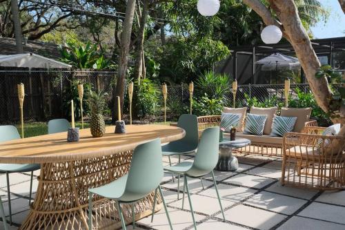 Cocobolo Lounge 10 min to Beach & Las Olas! in Fort Lauderdale, USA