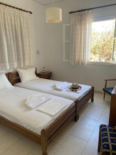 弗洛拉公寓 (Flora's Apartments) in 阿波羅納斯