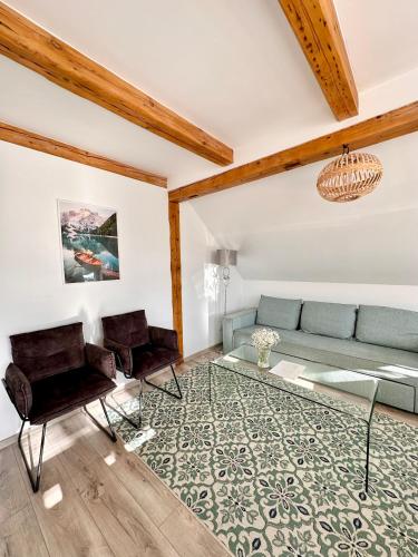 Klimatyczny apartament nr 8 z widokiem na góry Sowie