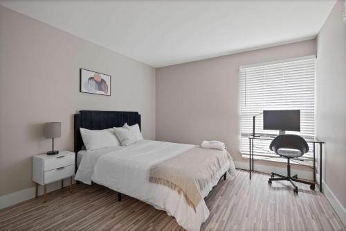 Rochester Hills Two-Bedroom Two-Bathroom Tranquility in Rochester Hills, USA
