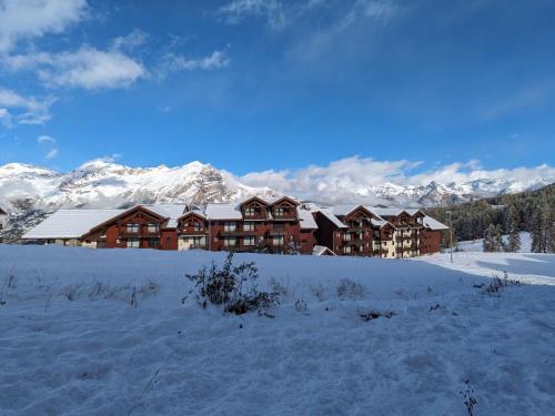 SOLEIL DES ECRINS Puy Saint Vincent 1800 appart 4 pers refait neuf - Location saisonnière - Puy-Saint-Vincent